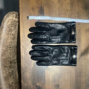 Women’s leather gloves by coach. Amazing condition worn only once.